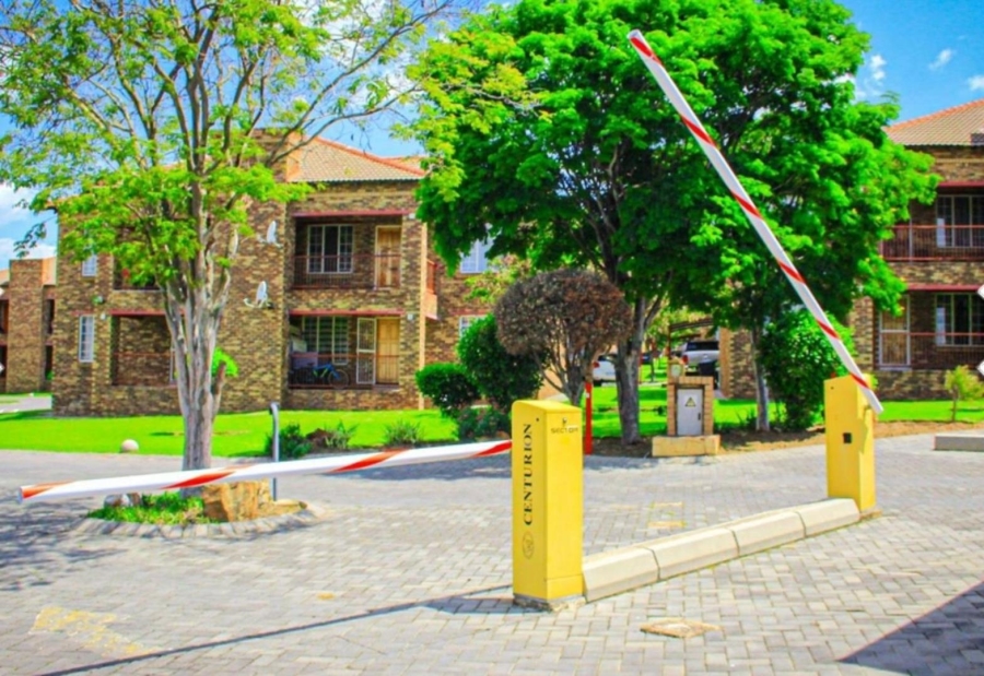 2 Bedroom Property for Sale in Erand Gardens Gauteng