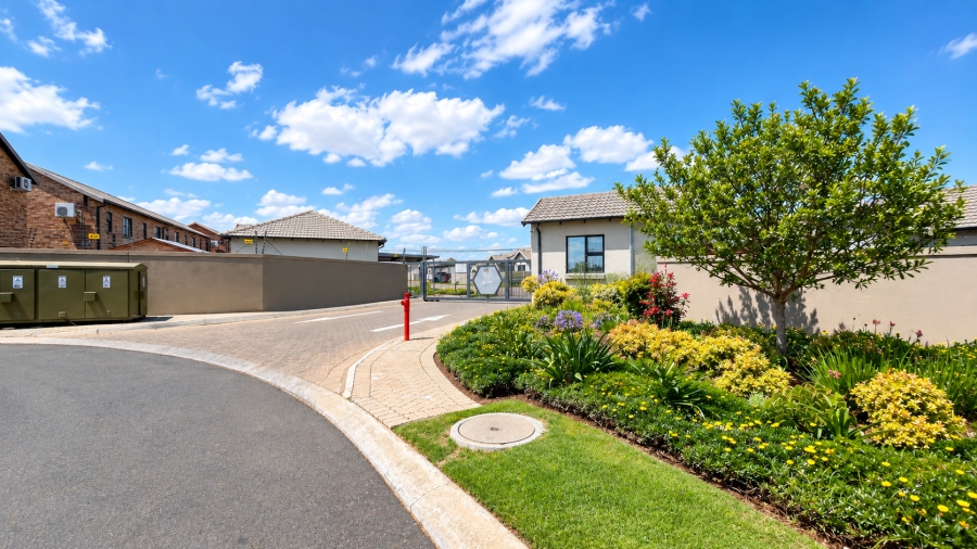 3 Bedroom Property for Sale in Albertsdal Gauteng
