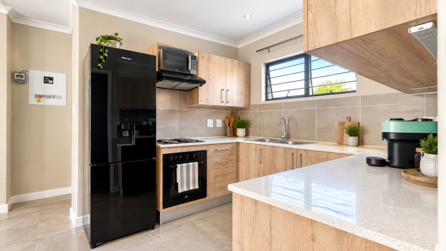 3 Bedroom Property for Sale in Albertsdal Gauteng