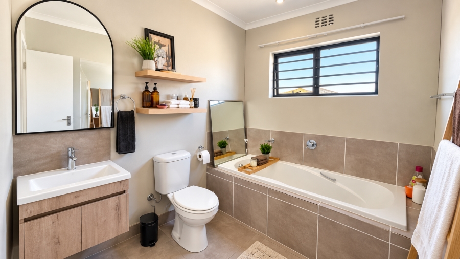 3 Bedroom Property for Sale in Albertsdal Gauteng