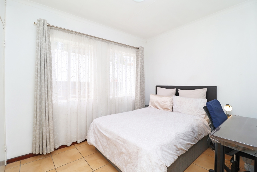 3 Bedroom Property for Sale in Corlett Gardens Gauteng