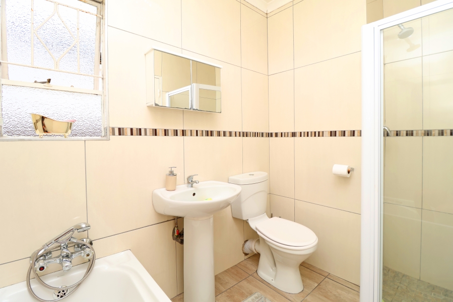 3 Bedroom Property for Sale in Corlett Gardens Gauteng