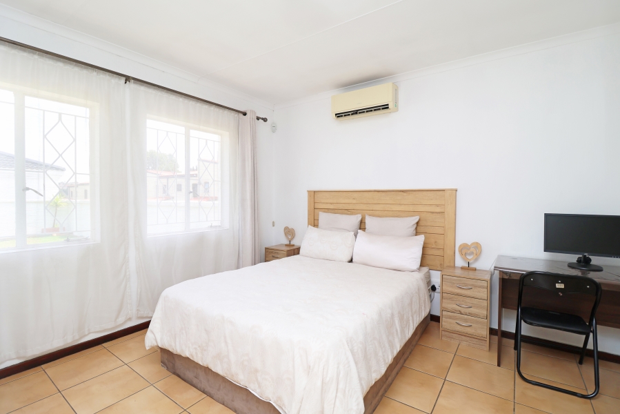 3 Bedroom Property for Sale in Corlett Gardens Gauteng