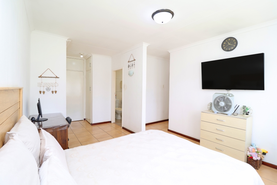 3 Bedroom Property for Sale in Corlett Gardens Gauteng