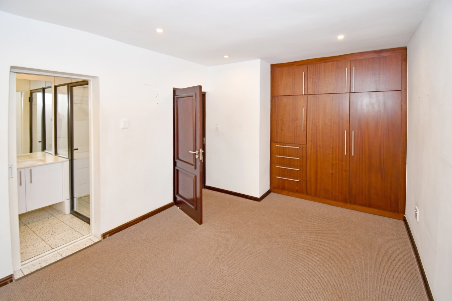 3 Bedroom Property for Sale in Birdhaven Gauteng