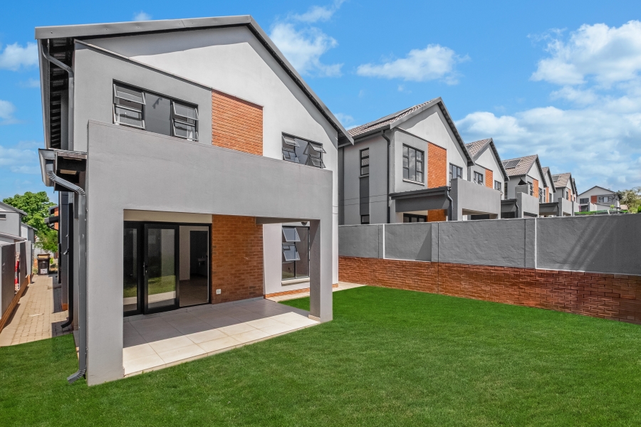 To Let 4 Bedroom Property for Rent in Broadacres Gauteng