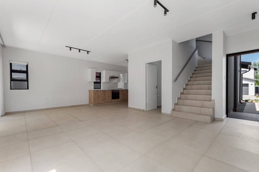 To Let 4 Bedroom Property for Rent in Broadacres Gauteng