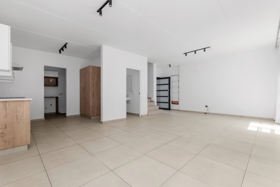 To Let 4 Bedroom Property for Rent in Broadacres Gauteng