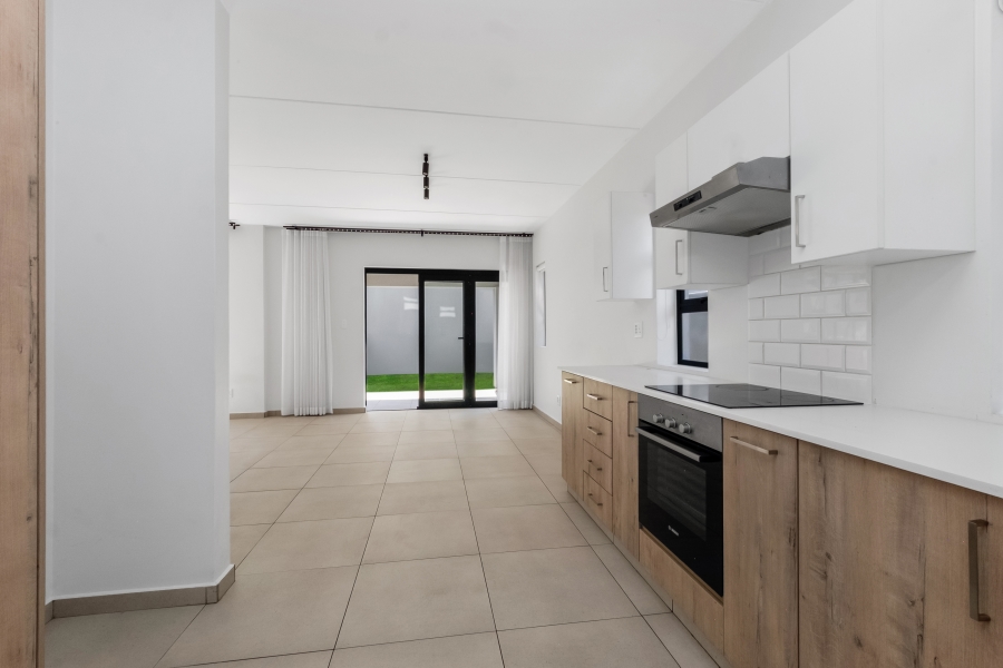 To Let 4 Bedroom Property for Rent in Broadacres Gauteng