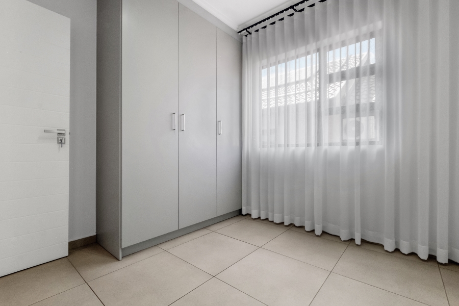 To Let 4 Bedroom Property for Rent in Broadacres Gauteng