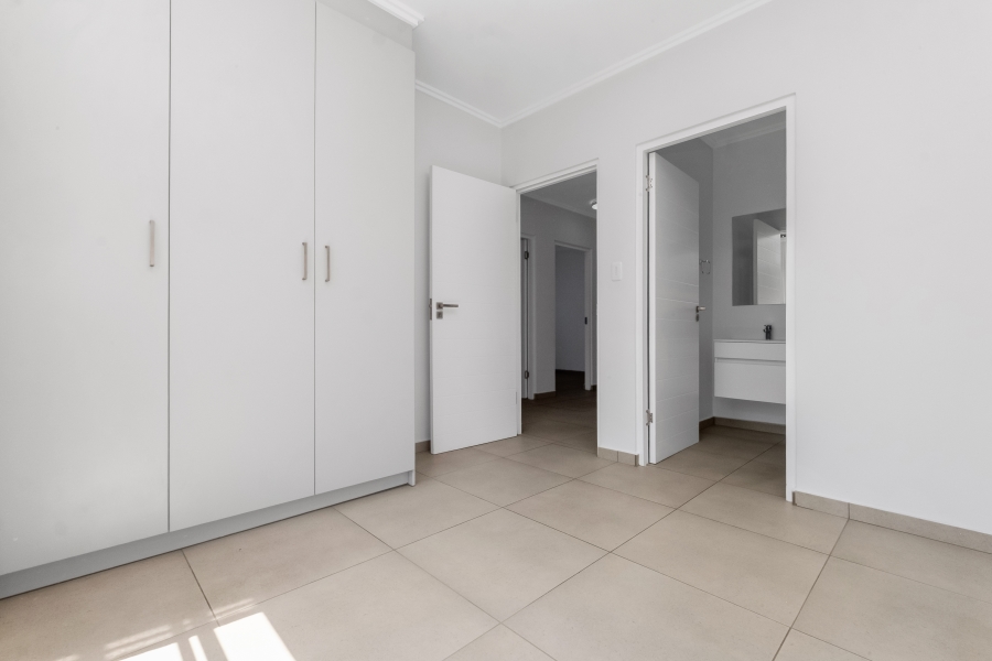 To Let 4 Bedroom Property for Rent in Broadacres Gauteng