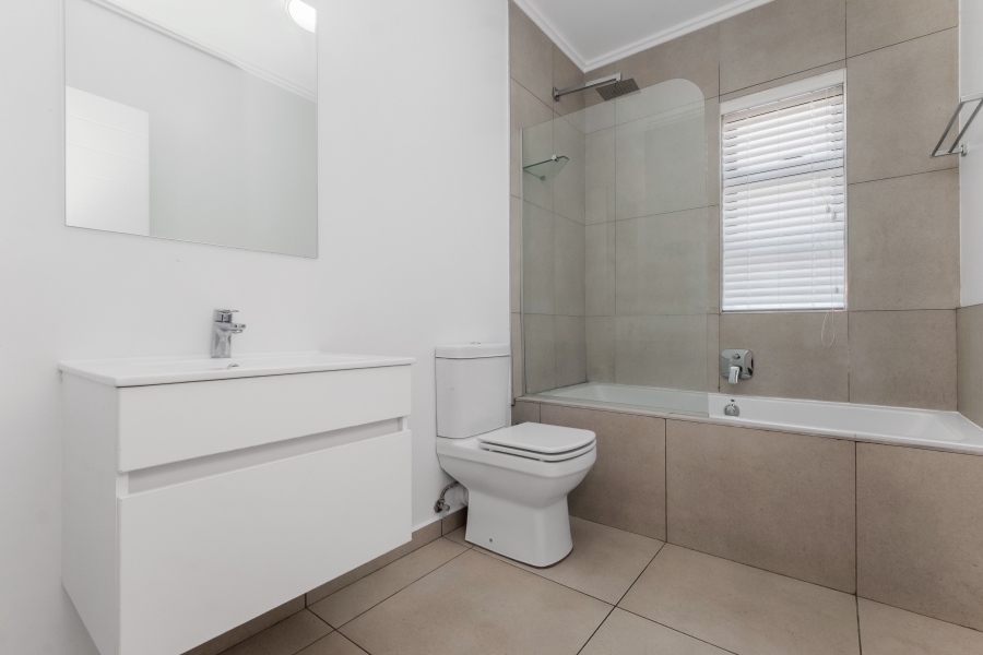 To Let 4 Bedroom Property for Rent in Broadacres Gauteng