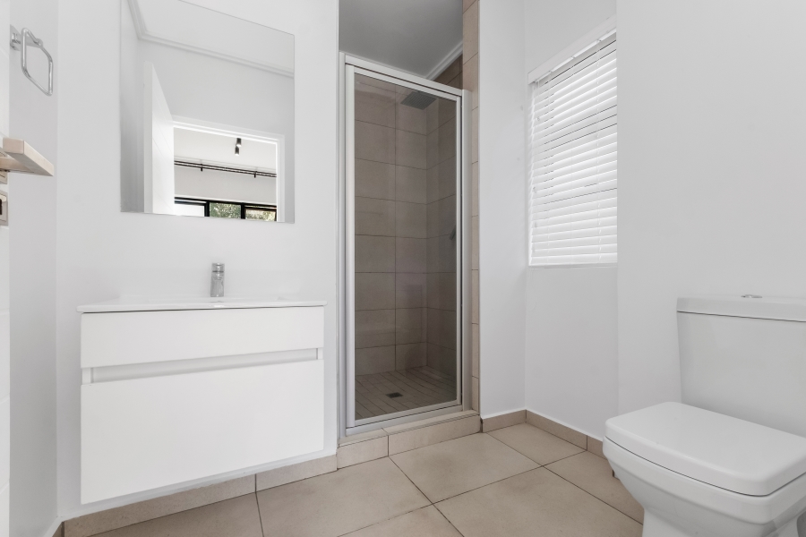 To Let 4 Bedroom Property for Rent in Broadacres Gauteng