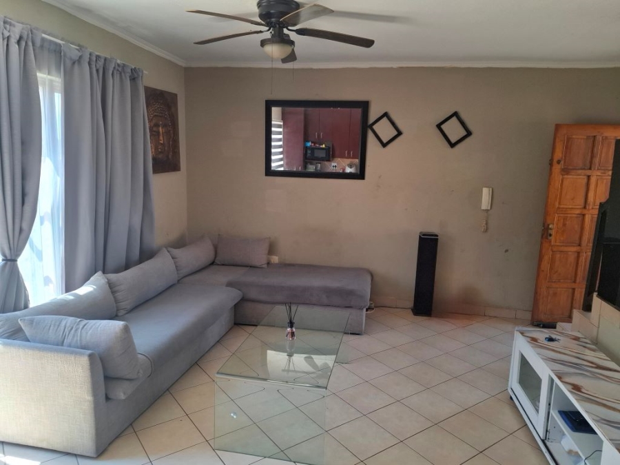 2 Bedroom Property for Sale in Eike Park Gauteng