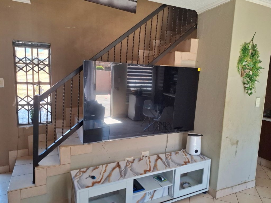 2 Bedroom Property for Sale in Eike Park Gauteng