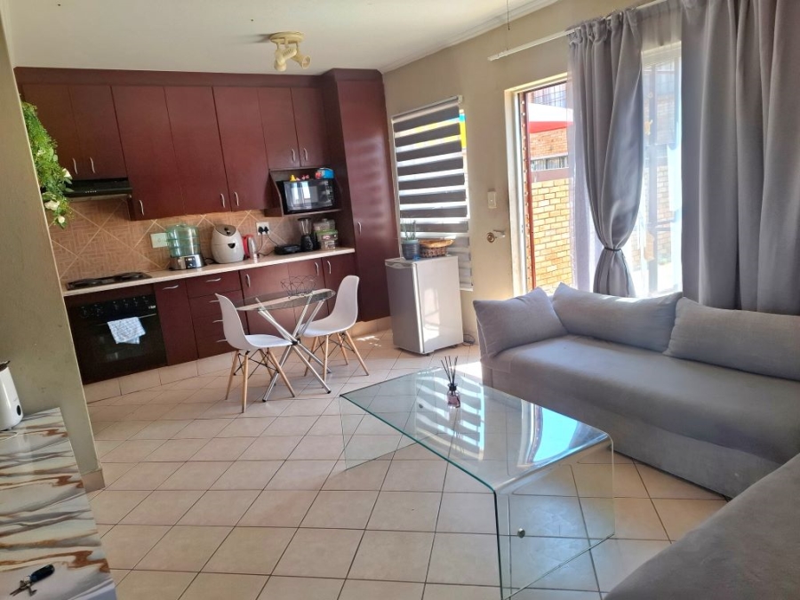 2 Bedroom Property for Sale in Eike Park Gauteng
