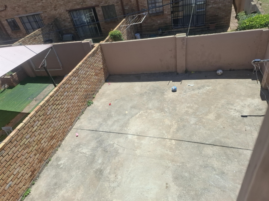 2 Bedroom Property for Sale in Eike Park Gauteng