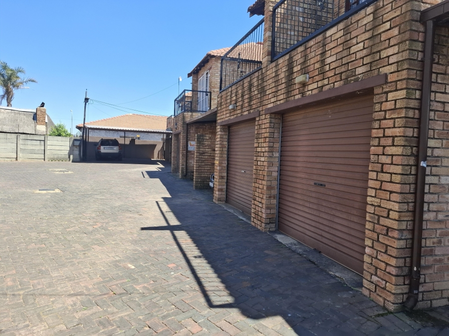 2 Bedroom Property for Sale in Eike Park Gauteng