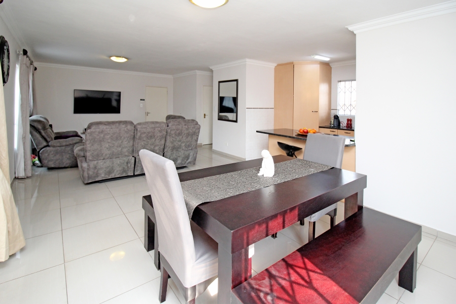 To Let 3 Bedroom Property for Rent in Weltevreden Park Gauteng