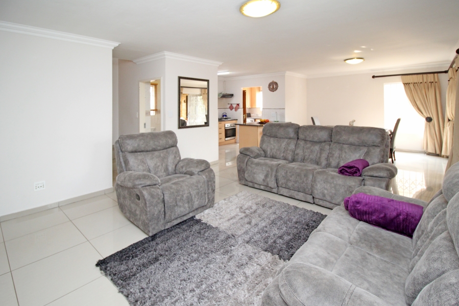 To Let 3 Bedroom Property for Rent in Weltevreden Park Gauteng