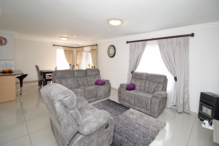 To Let 3 Bedroom Property for Rent in Weltevreden Park Gauteng
