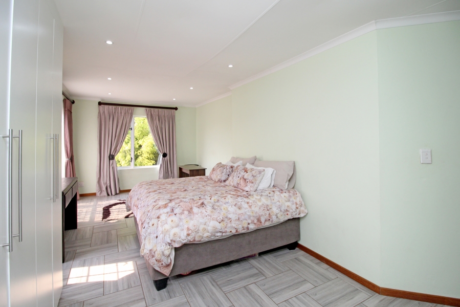 To Let 3 Bedroom Property for Rent in Weltevreden Park Gauteng