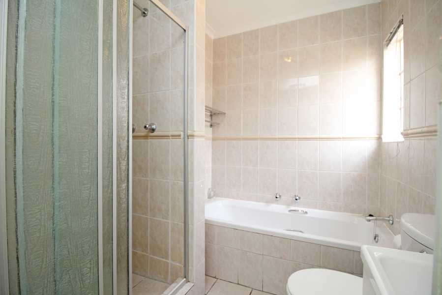 To Let 3 Bedroom Property for Rent in Weltevreden Park Gauteng