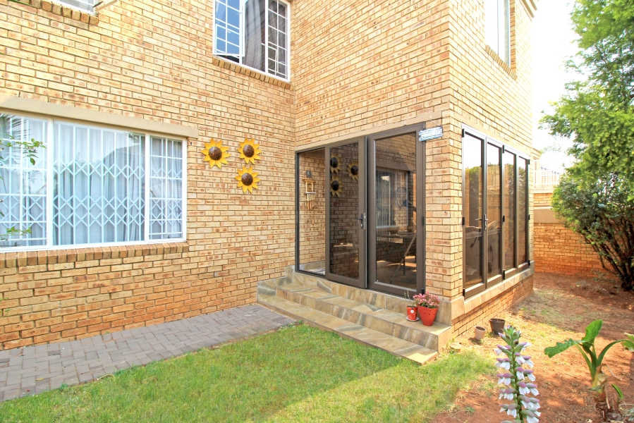 To Let 3 Bedroom Property for Rent in Weltevreden Park Gauteng