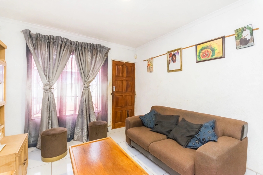 2 Bedroom Property for Sale in Protea Glen Gauteng