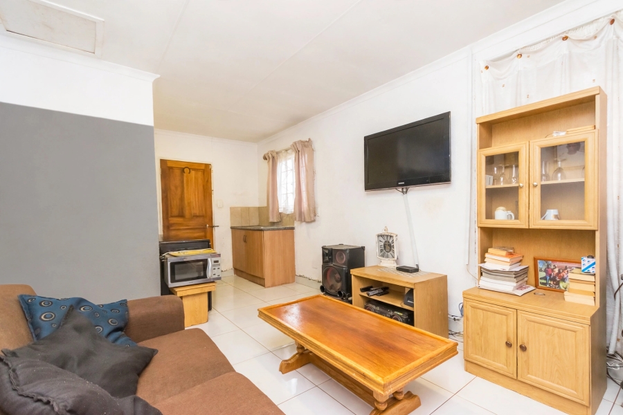 2 Bedroom Property for Sale in Protea Glen Gauteng