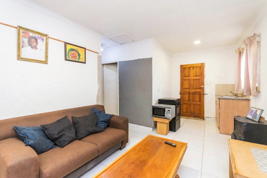 2 Bedroom Property for Sale in Protea Glen Gauteng