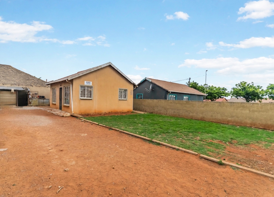 2 Bedroom Property for Sale in Protea Glen Gauteng