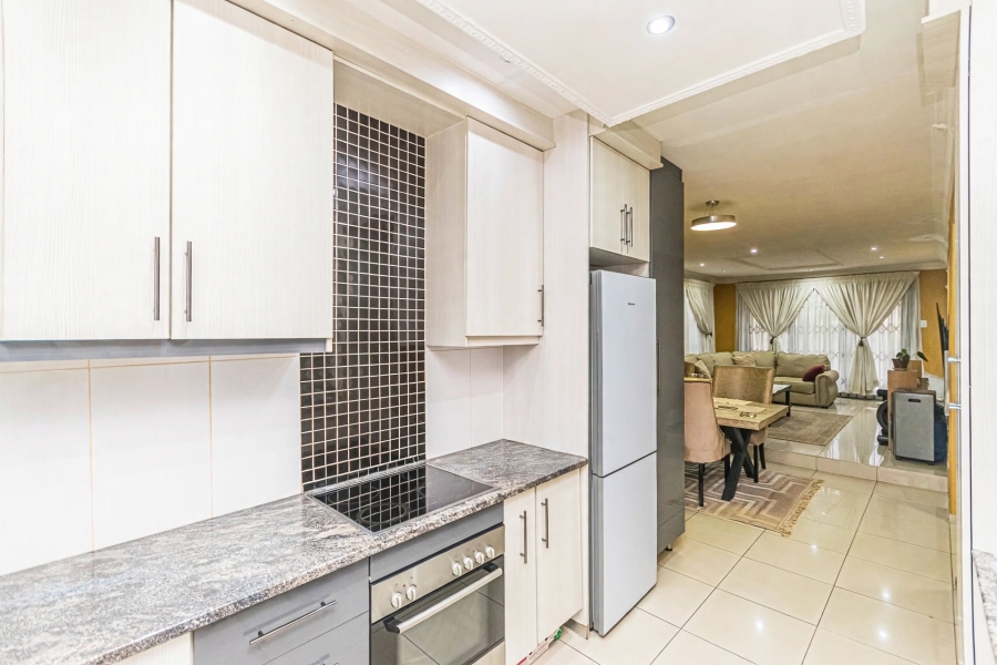 4 Bedroom Property for Sale in Glen Ridge Gauteng