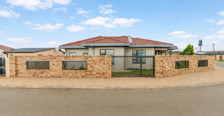 4 Bedroom Property for Sale in Glen Ridge Gauteng