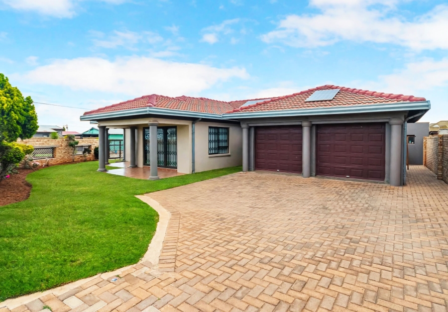 4 Bedroom Property for Sale in Glen Ridge Gauteng