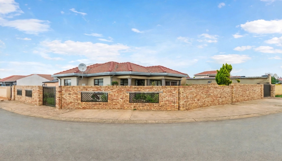 4 Bedroom Property for Sale in Glen Ridge Gauteng