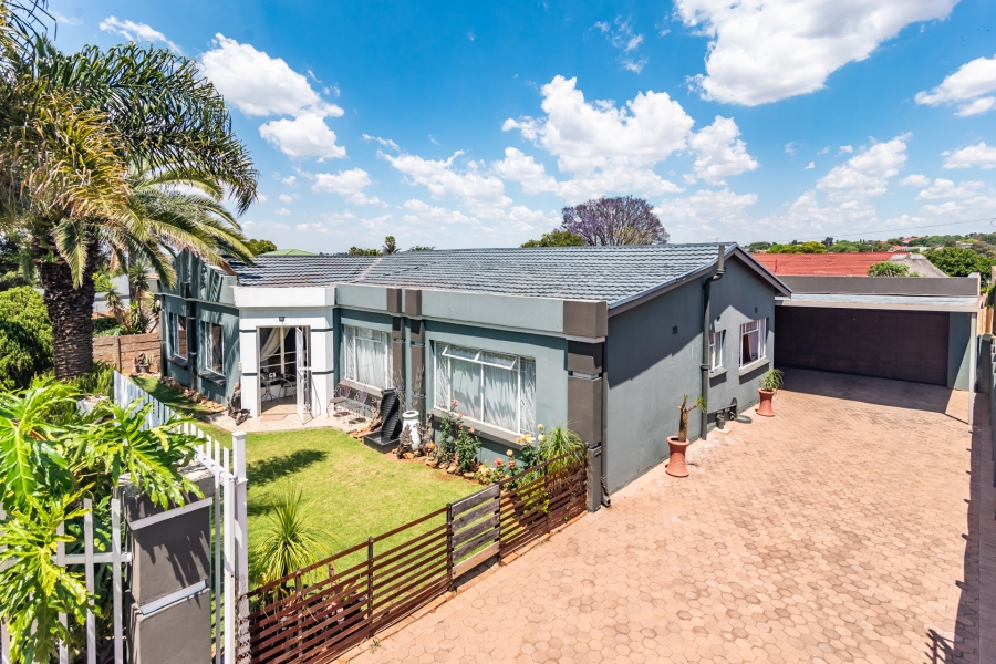 3 Bedroom Property for Sale in Kenmare Gauteng
