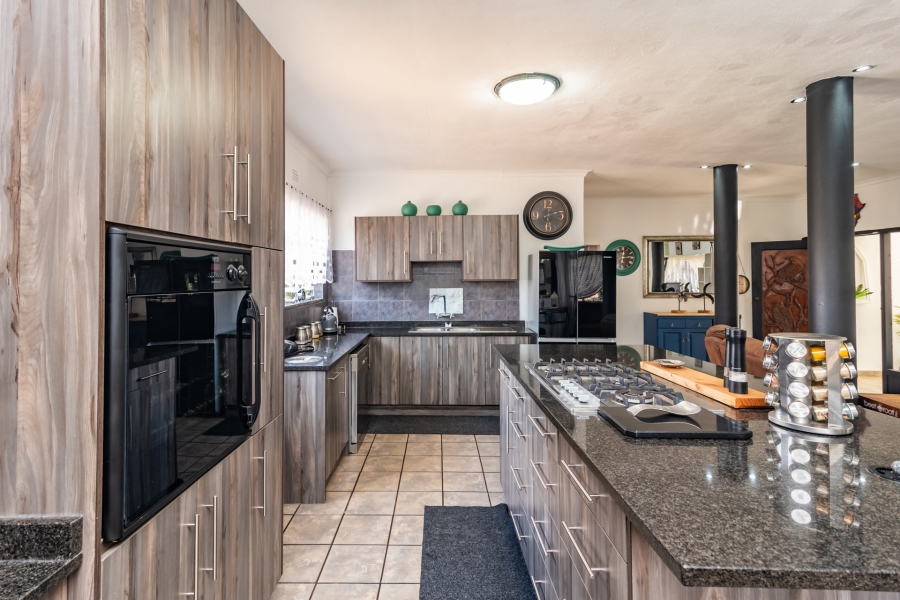 3 Bedroom Property for Sale in Kenmare Gauteng
