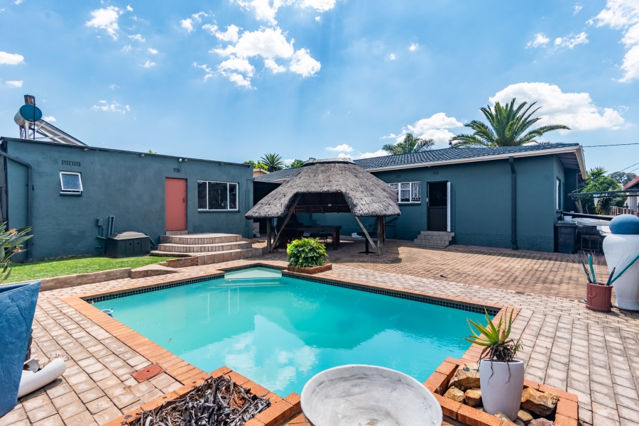 3 Bedroom Property for Sale in Kenmare Gauteng