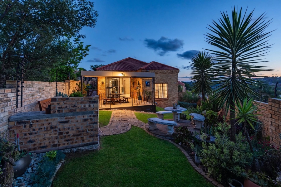 2 Bedroom Property for Sale in Kenmare Gauteng
