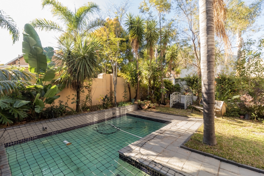 4 Bedroom Property for Sale in Faerie Glen Gauteng