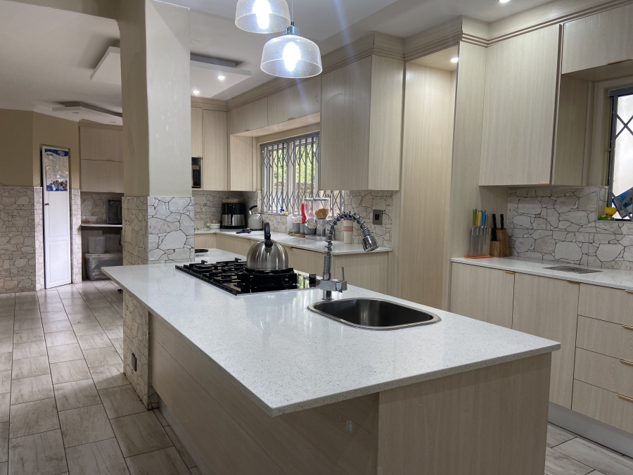 4 Bedroom Property for Sale in Faerie Glen Gauteng