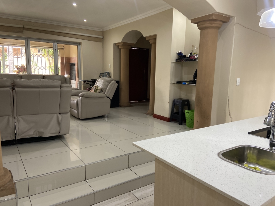 4 Bedroom Property for Sale in Faerie Glen Gauteng