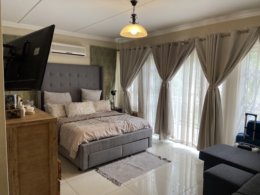 4 Bedroom Property for Sale in Faerie Glen Gauteng