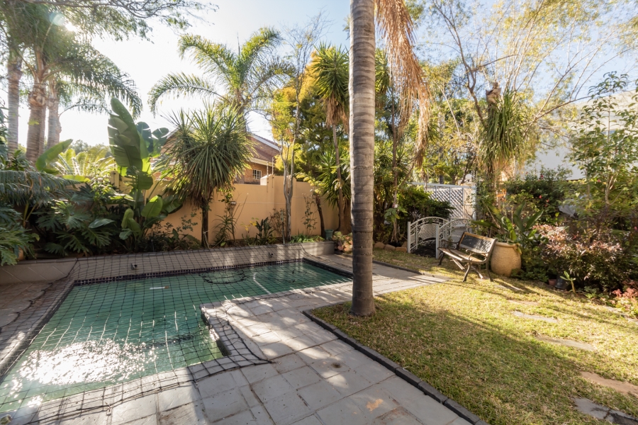 4 Bedroom Property for Sale in Faerie Glen Gauteng
