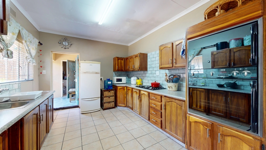 3 Bedroom Property for Sale in Glen Marais Gauteng