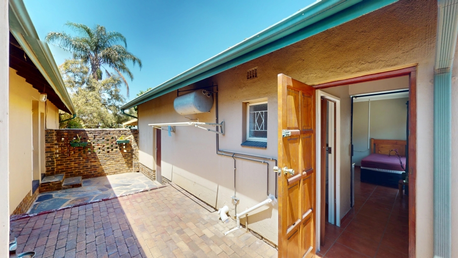 3 Bedroom Property for Sale in Glen Marais Gauteng
