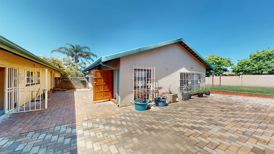 3 Bedroom Property for Sale in Glen Marais Gauteng
