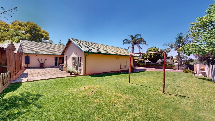 3 Bedroom Property for Sale in Glen Marais Gauteng
