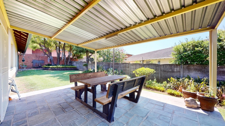 3 Bedroom Property for Sale in Glen Marais Gauteng